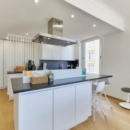 Lecomte - The Shoreline Exclusive Apartament *