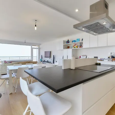 Lecomte - The Shoreline Exclusive Apartament
