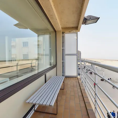 Lecomte - The Shoreline Exclusive 90 Apartment